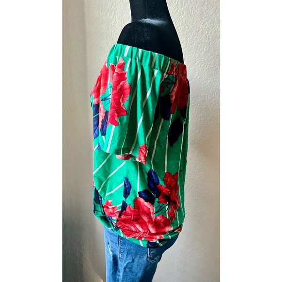 Off the shoulder floral top - Picture 2 of 3